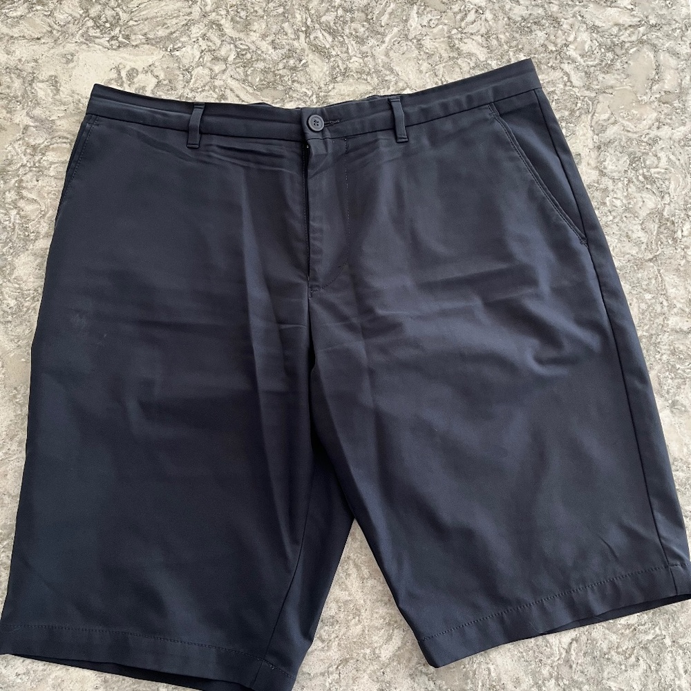 Hugo Boss Green Label Golf Short. Navy. Regular Fit 34 R